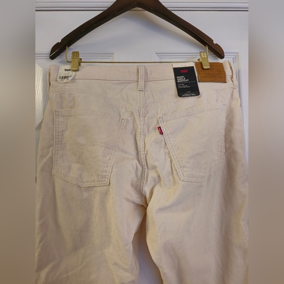 NWT Levi's Premium Middy Ankle Bootcut Corduroy Pants Cream Size 32 x 27 - Picture 6 of 15